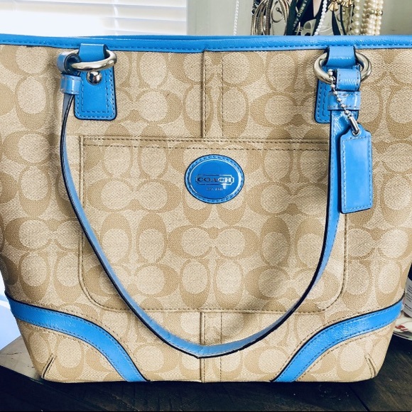 Coach Handbags - HP Best in bags Classic Coach Tote Authent w/blue
